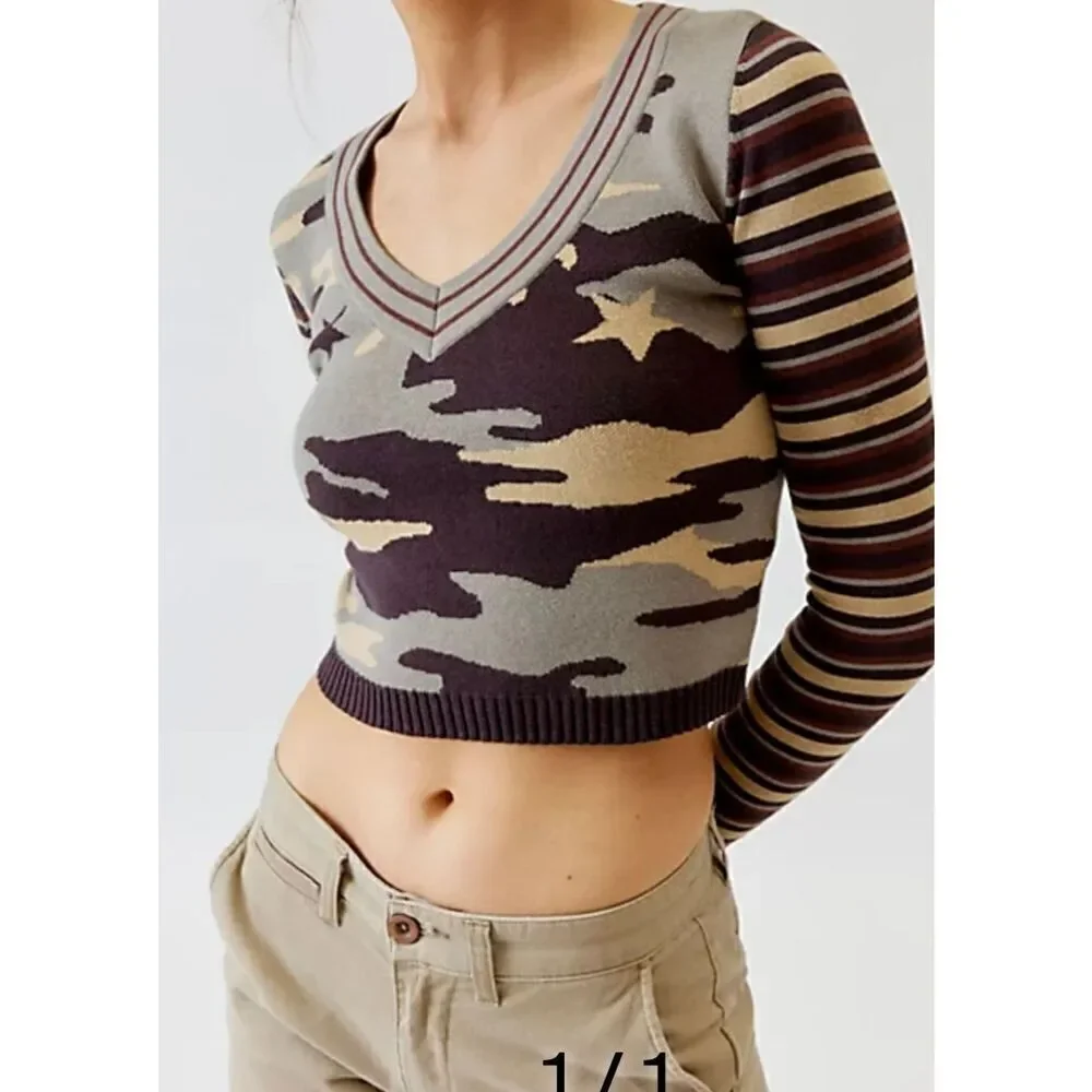 BDG Addison V Neck Ribbed Knit Sweater size M
